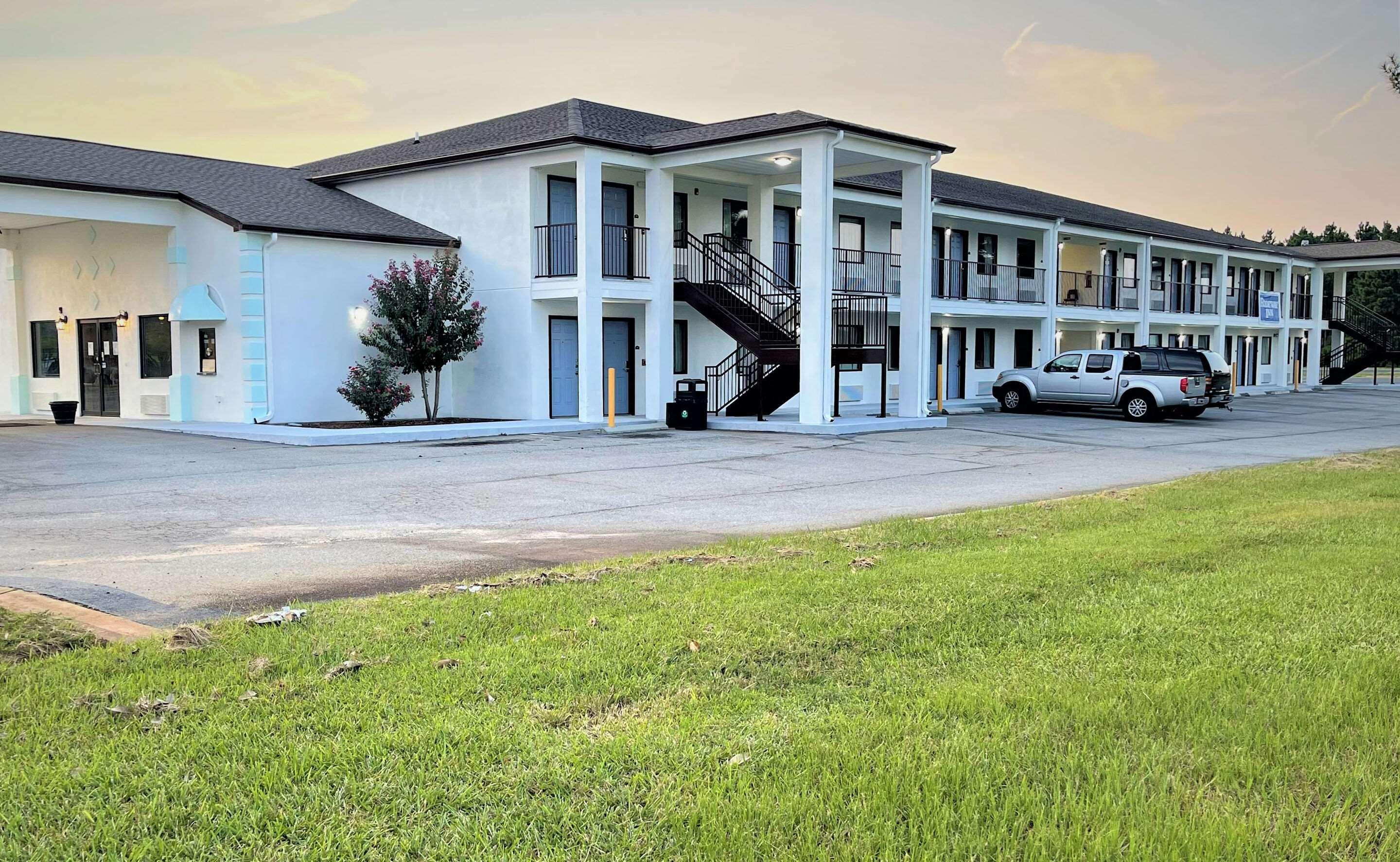 Days Inn Sandersville ภายนอก รูปภาพ