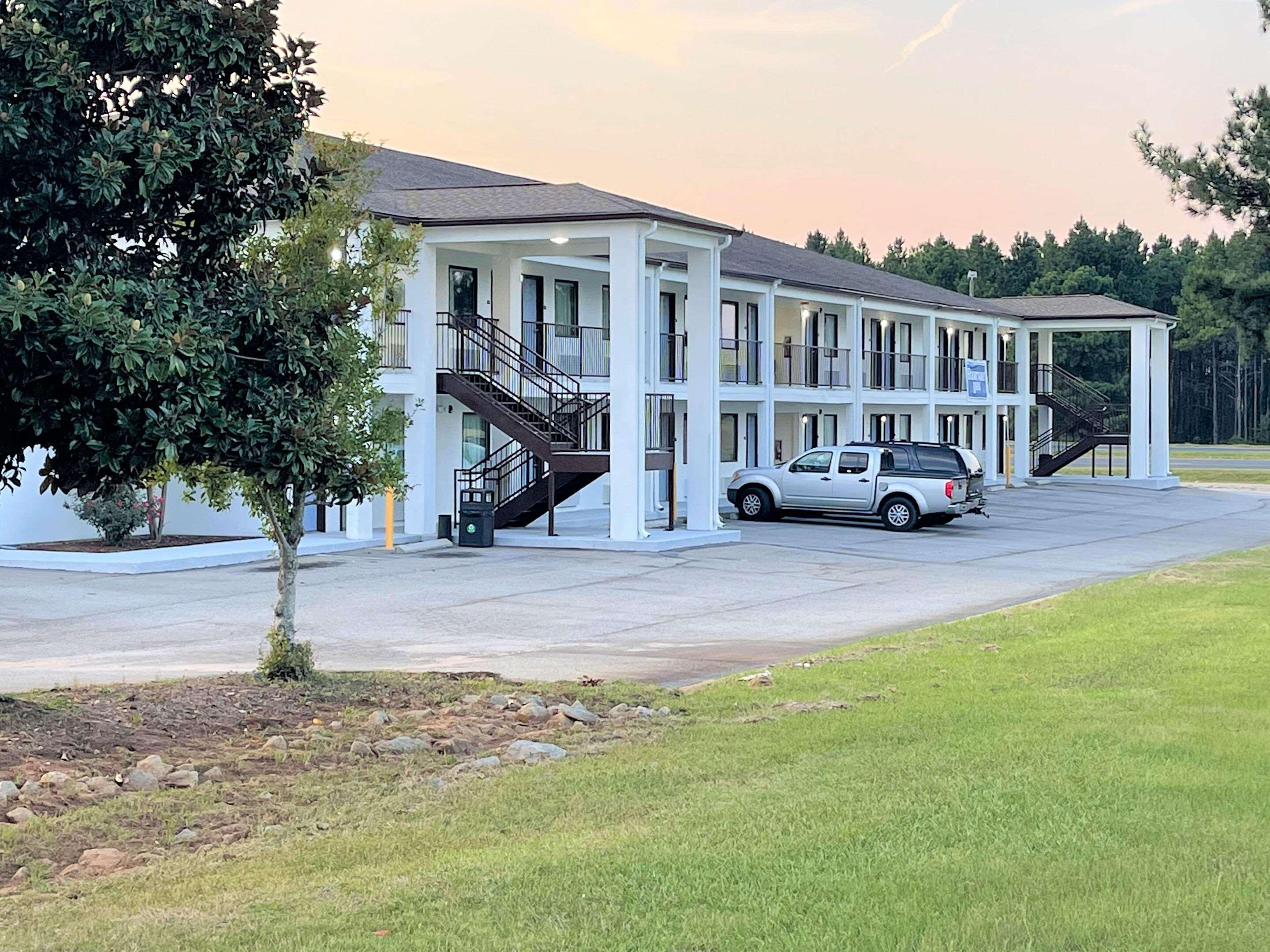 Days Inn Sandersville ภายนอก รูปภาพ
